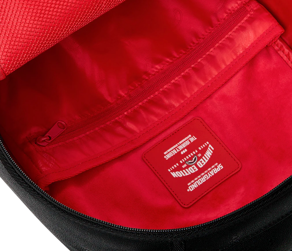 SGB8822 -GOLD FANG BACKPACK