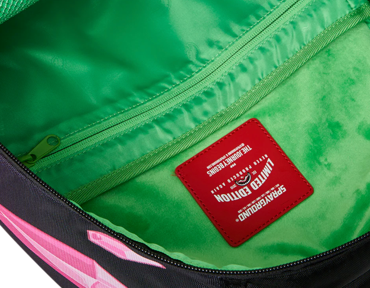 SGB9083 RICK AND MORTY - KALAXIAN CRYSTAL SHARK BACKPACK
