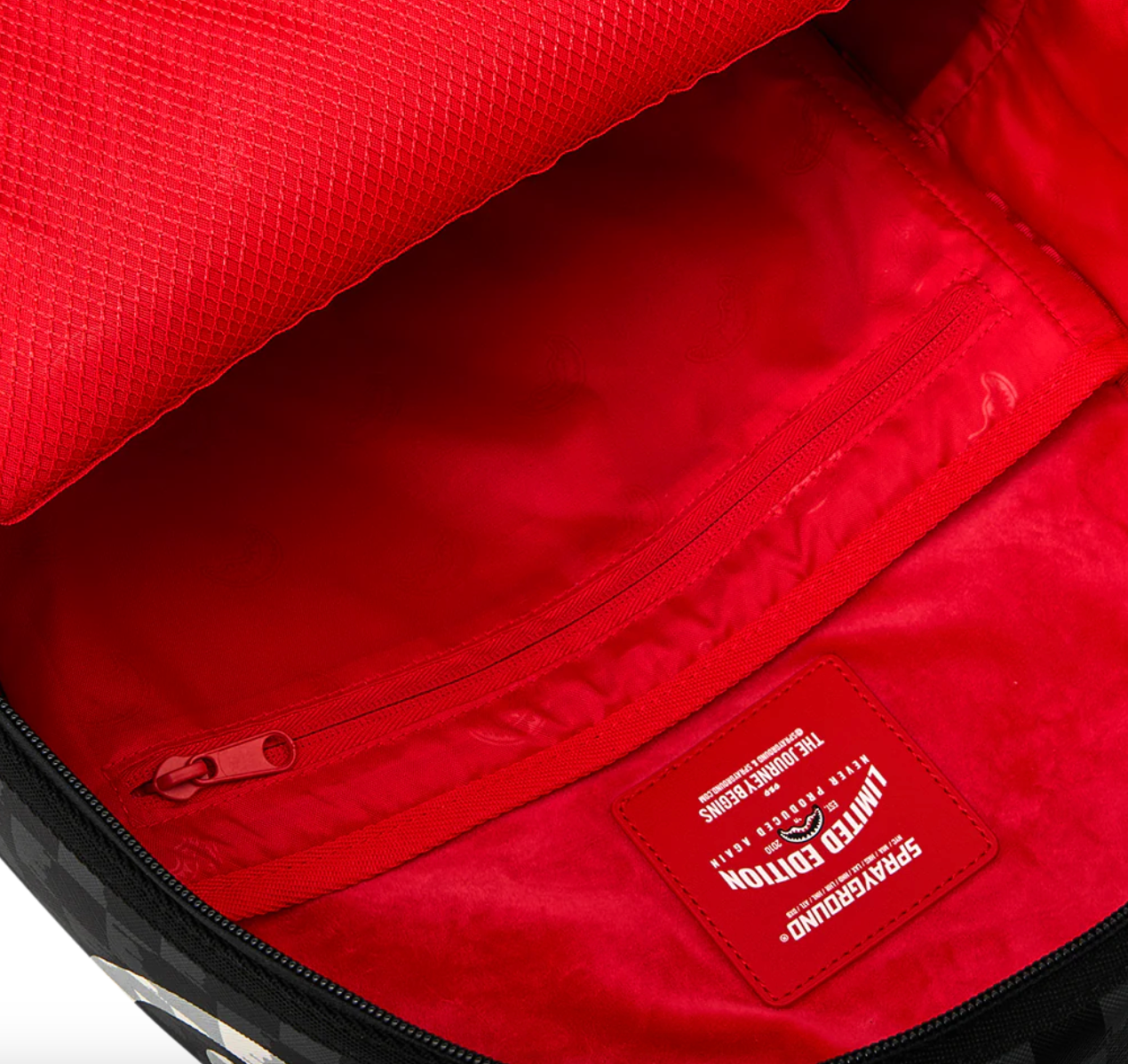 SGB8553 NOIR FANG BACKPACK 