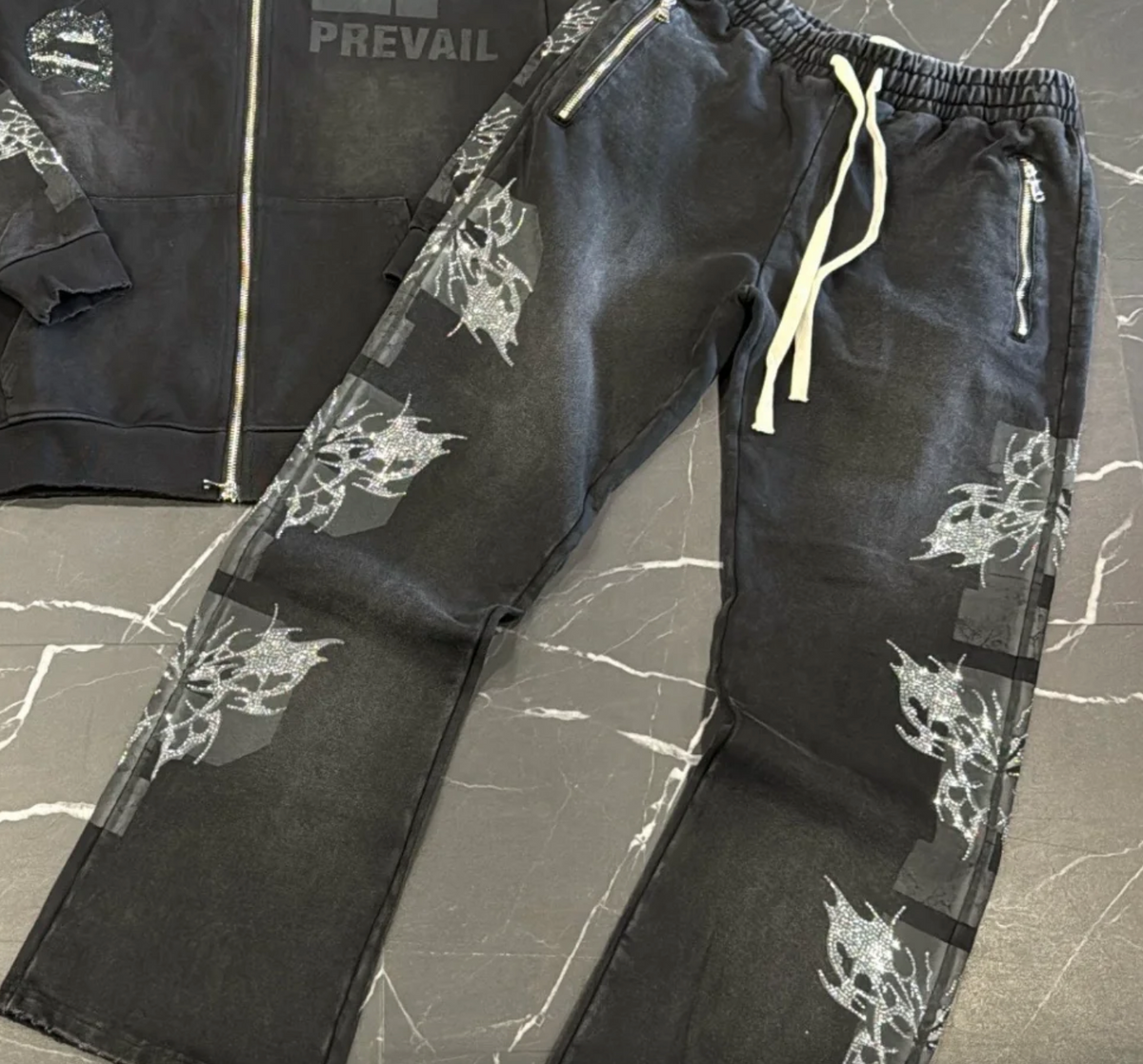 Legends Prevail Sweats No Fear Black
